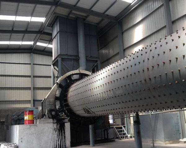 為河南礦山機(jī)械配套生產(chǎn)的球磨機(jī)除塵器投入使用 為河南礦山機(jī)械配套生產(chǎn)的球磨機(jī)除塵器投入使用